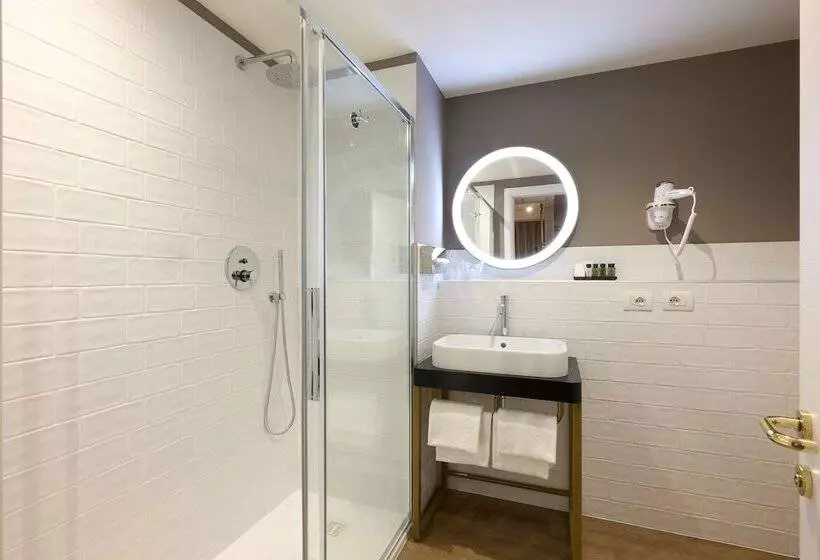 اتاق خانوادگی, Best Western Hotel Tritone