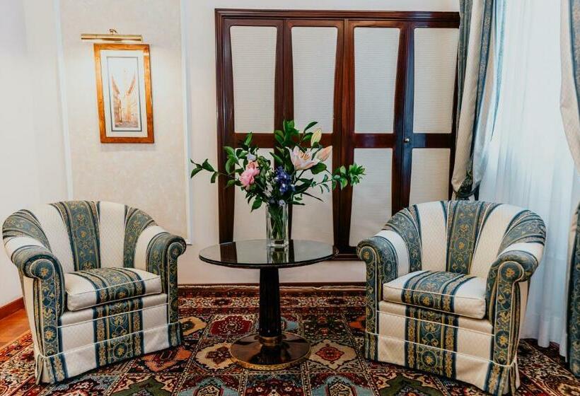 Camera Superiore, De La Ville