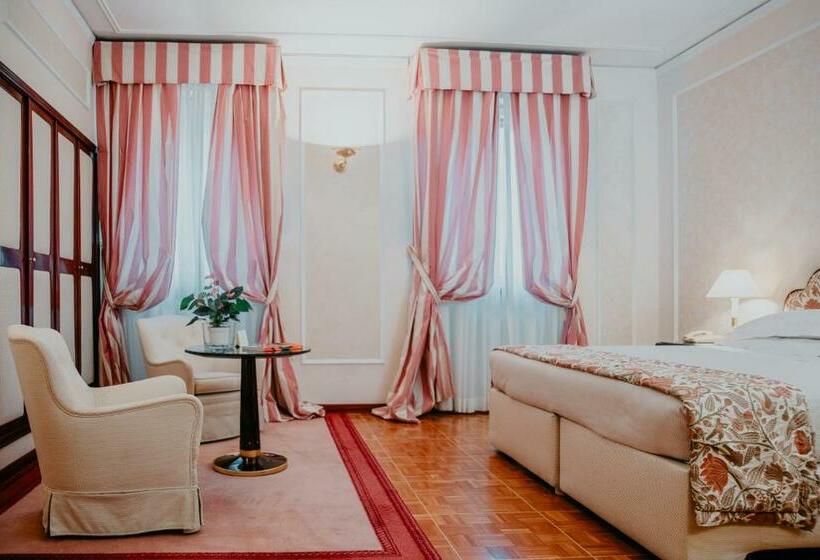 Camera Superiore, De La Ville