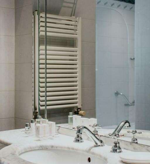 Camera Basic, De La Ville