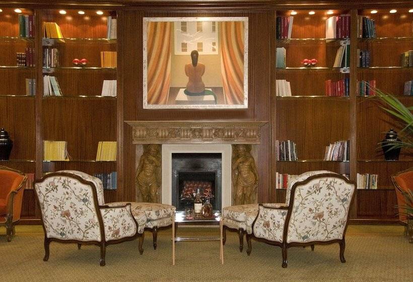 Camera Superiore, De La Ville