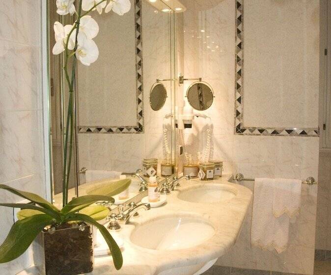 Suite Junior, De La Ville