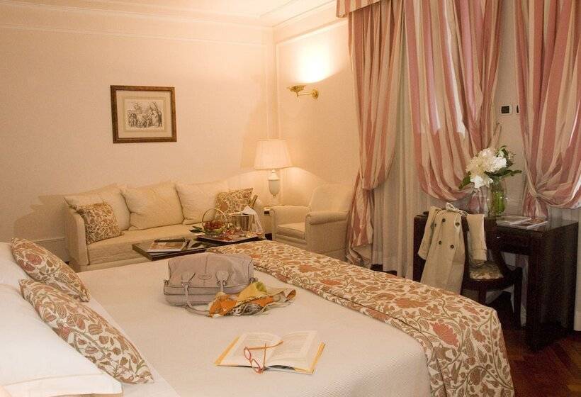 Camera Tripla Superiore, De La Ville