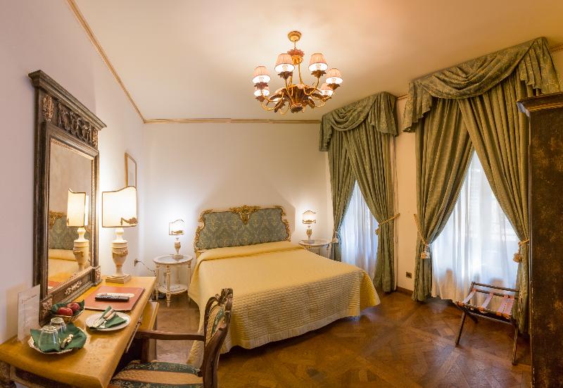 Camera Classica, De La Ville