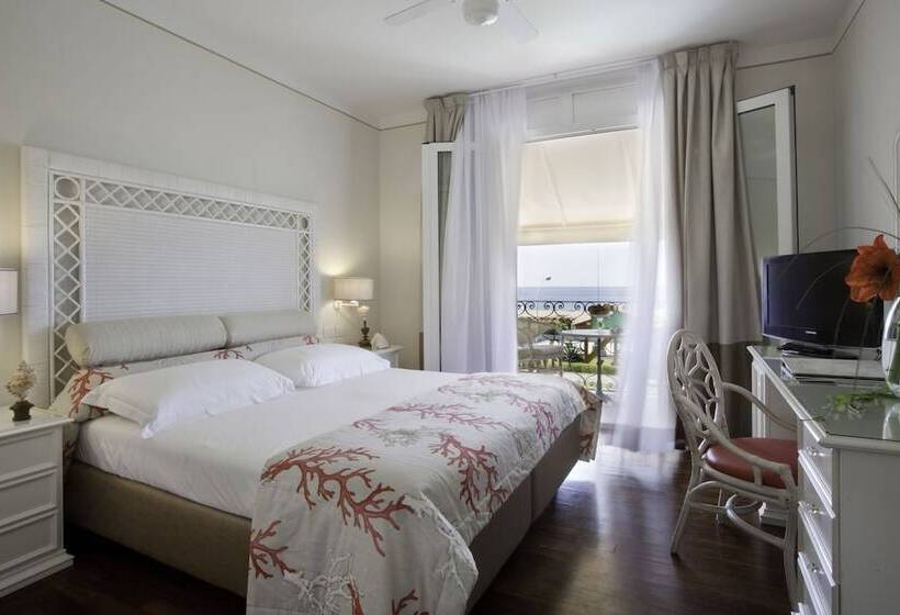 带海景的古典房间, Il Negresco