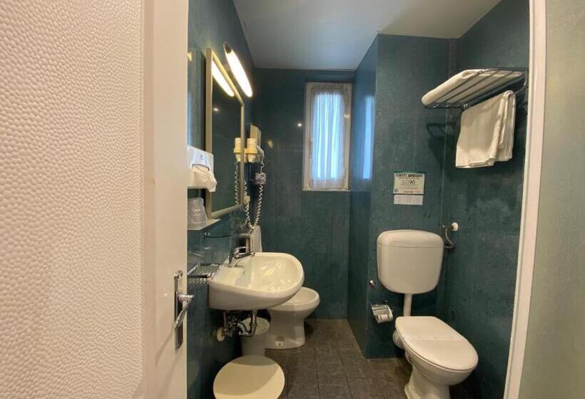 スタンダードルーム, Internazionale