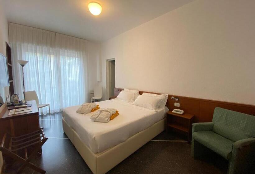 スタンダードルーム, Internazionale