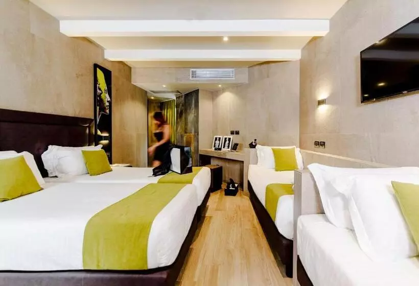 اتاق استاندارد چهار تخته, Just Hotel Milano