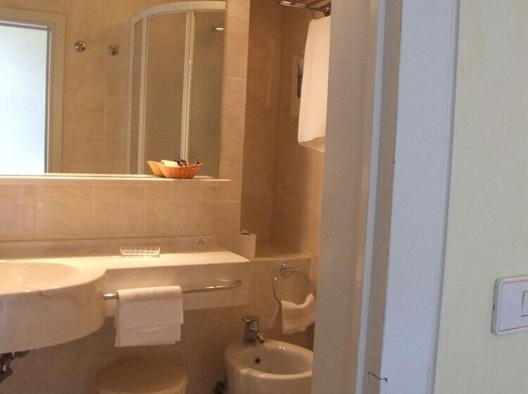 エコノミールーム, Maderno