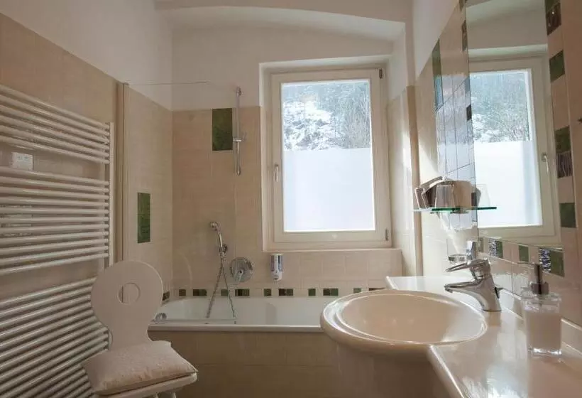 اتاق لوکس, Parkhotel Sole Paradiso