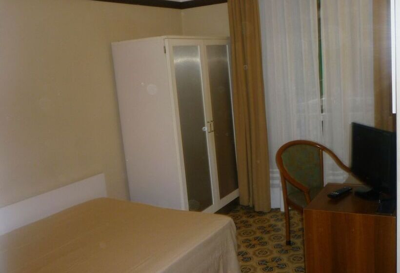 غرفة قياسية فردية, Pietra Di Luna