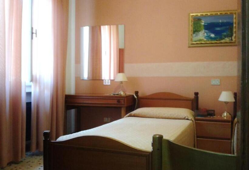 غرفة قياسية فردية, San Gabriele