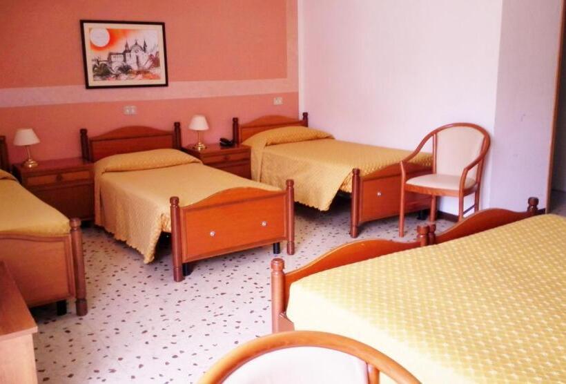 غرفة عائلية, San Gabriele