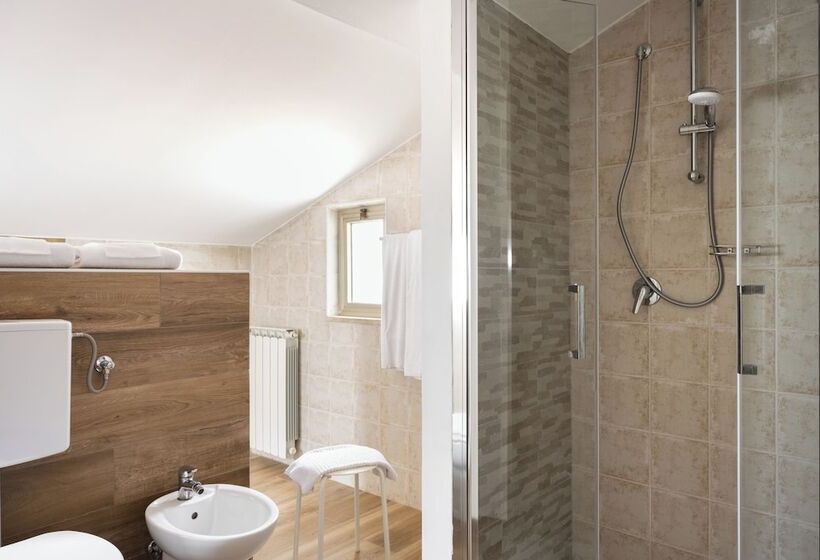 غرفة قياسية رباعية, San Marco