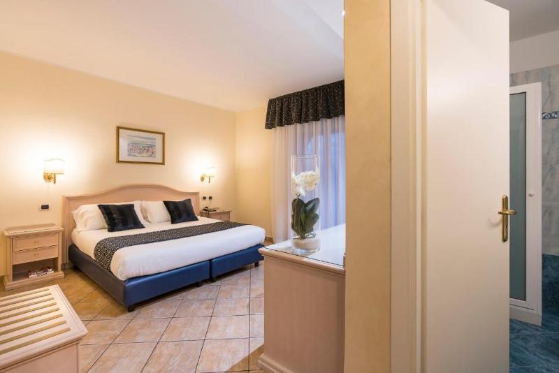 חדר סטנדרט לארבעה, Sant Alphio Garden Hotel & Spa