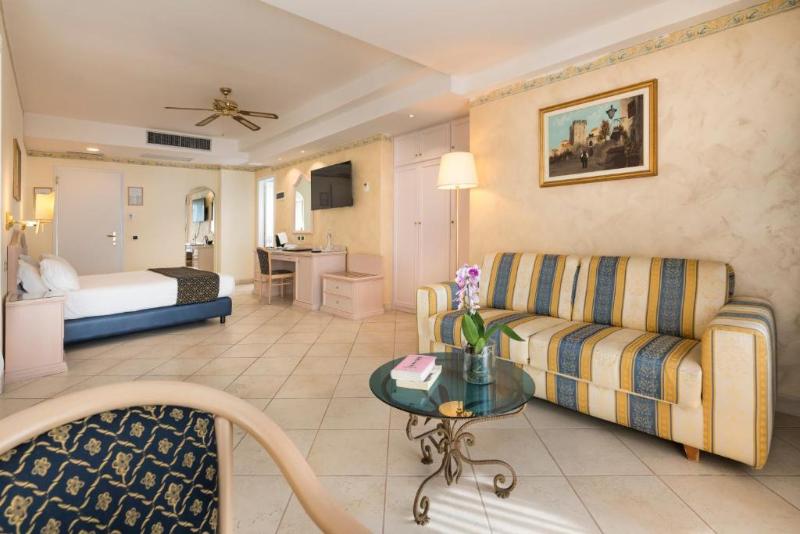 סוויטה נוף לים, Sant Alphio Garden Hotel & Spa