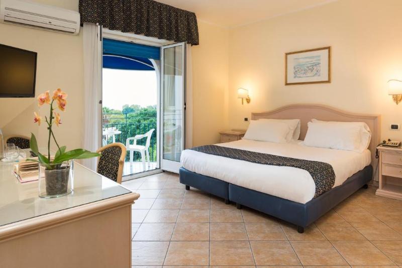 Номер Стандарт Вид на Море, Sant Alphio Garden Hotel & Spa