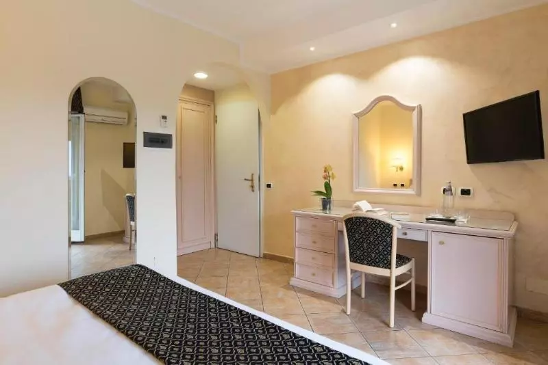 اتاق استاندارد با چشم‌انداز دریا, Sant Alphio Garden Hotel & Spa