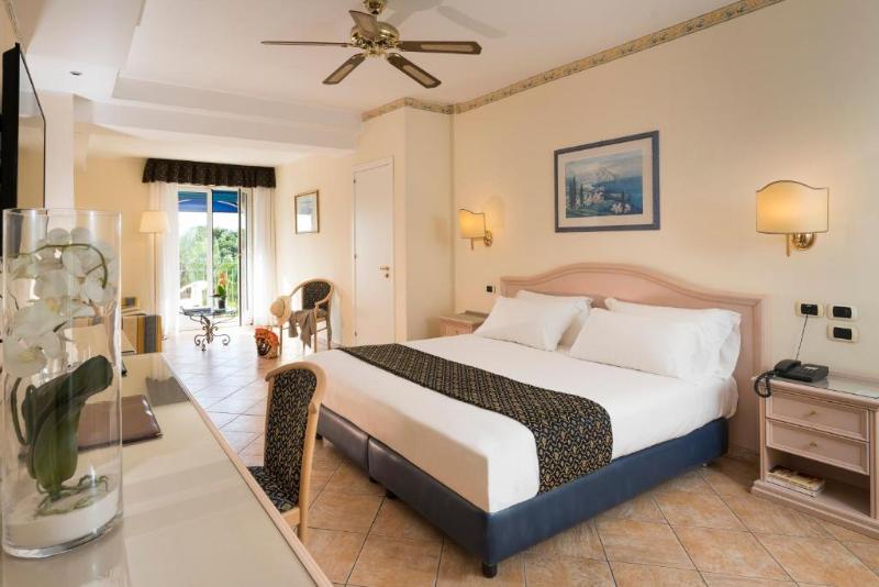 סוויטת ג'וניור עם מרפסת, Sant Alphio Garden Hotel & Spa