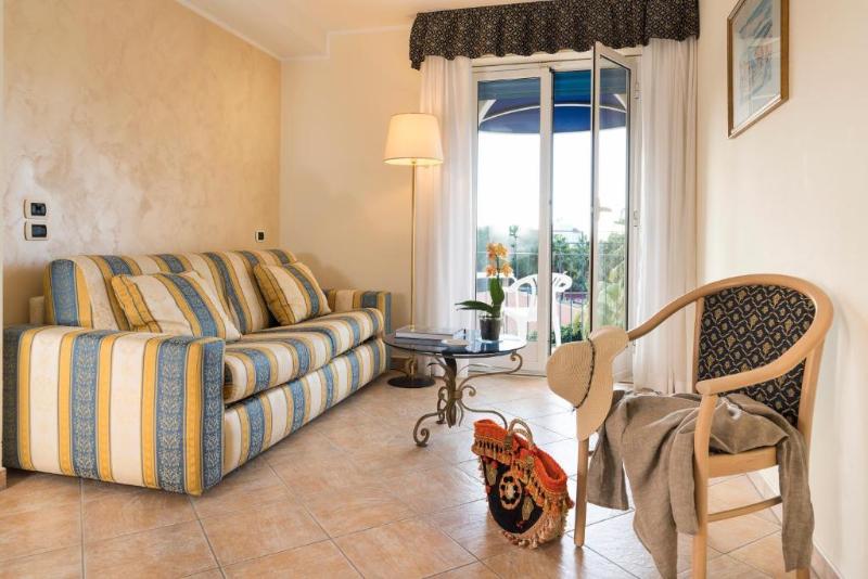 סוויטת ג'וניור עם מרפסת, Sant Alphio Garden Hotel & Spa