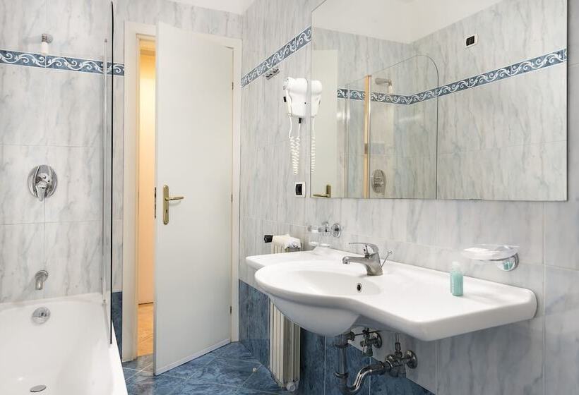 חדר סטנדרט לארבעה, Sant Alphio Garden Hotel & Spa