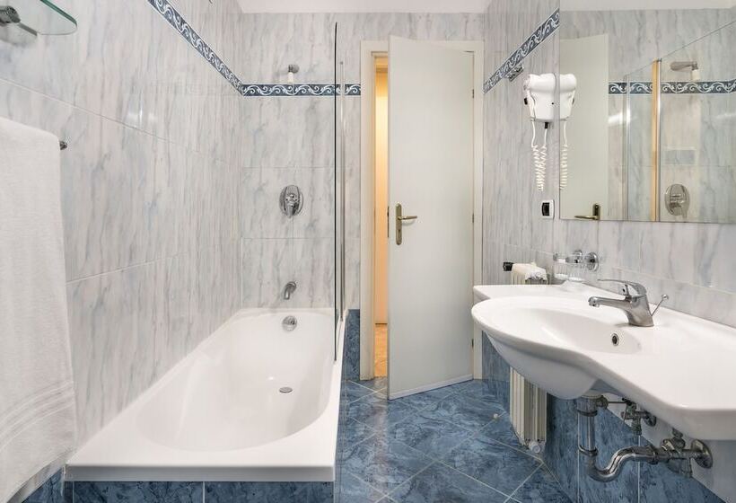 חדר סטנדרט לארבעה, Sant Alphio Garden Hotel & Spa