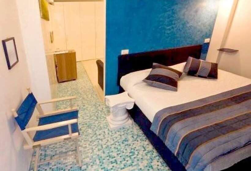 패밀리 룸, Soraya