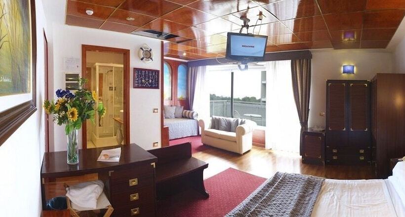 패밀리 룸, Soraya