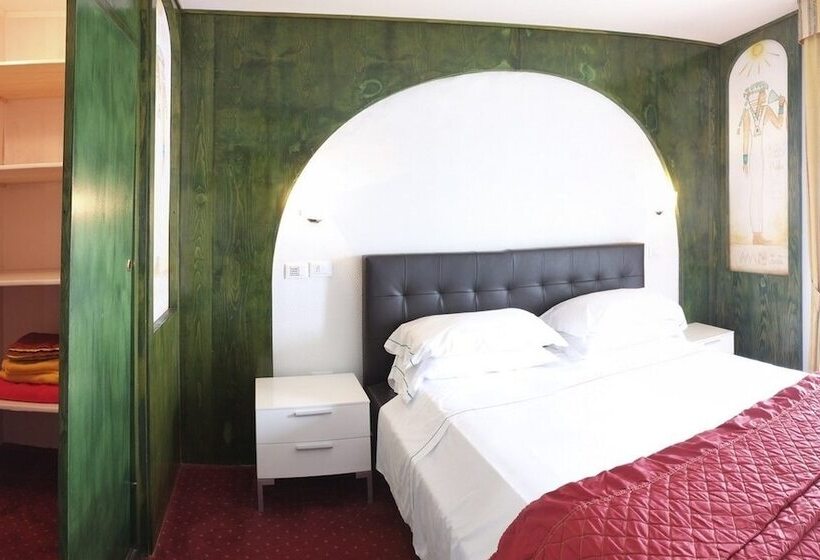 패밀리 룸, Soraya