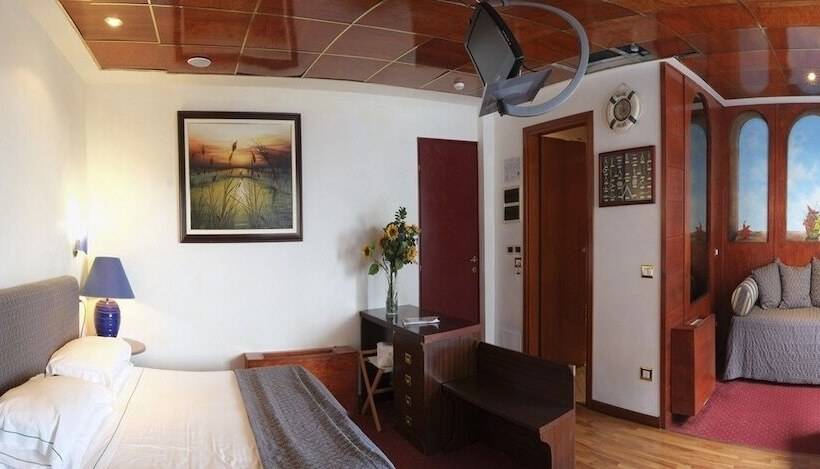 패밀리 룸, Soraya