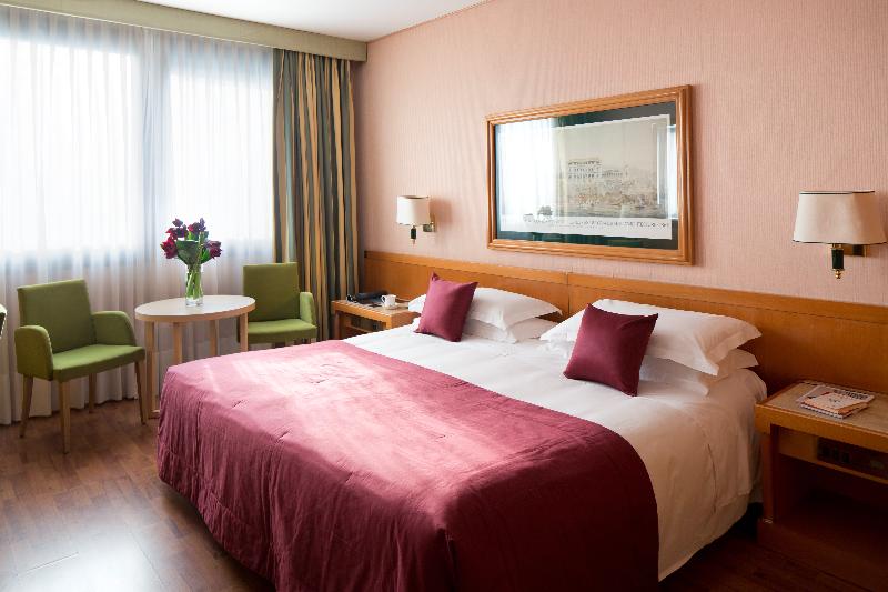 Pokój Standard Trzyosobowy, Starhotels President