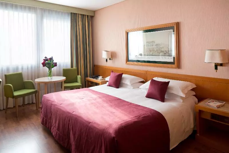 スタンダードトリプルルーム, Starhotels President