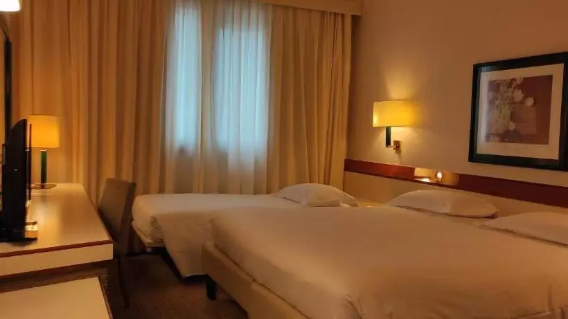 スタンダードトリプルルーム, Starhotels President