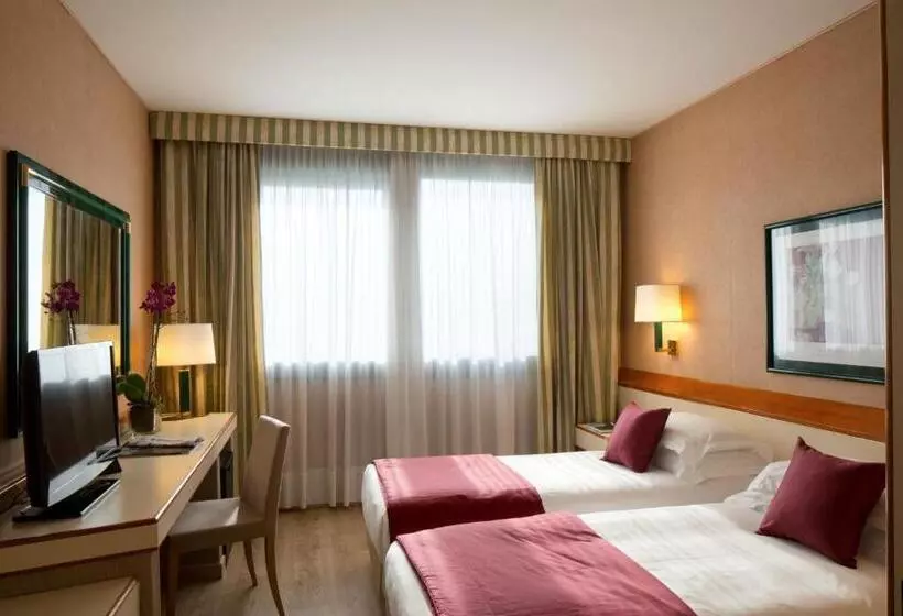 スタンダードトリプルルーム, Starhotels President