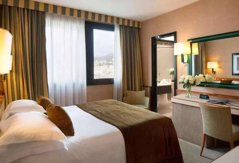 スタンダードトリプルルーム, Starhotels President