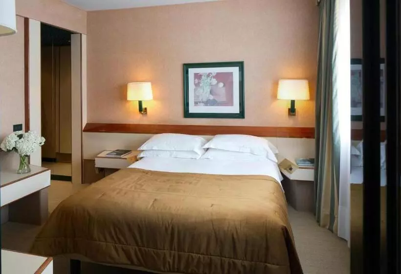 スタンダードトリプルルーム, Starhotels President