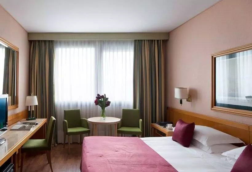 スタンダードトリプルルーム, Starhotels President