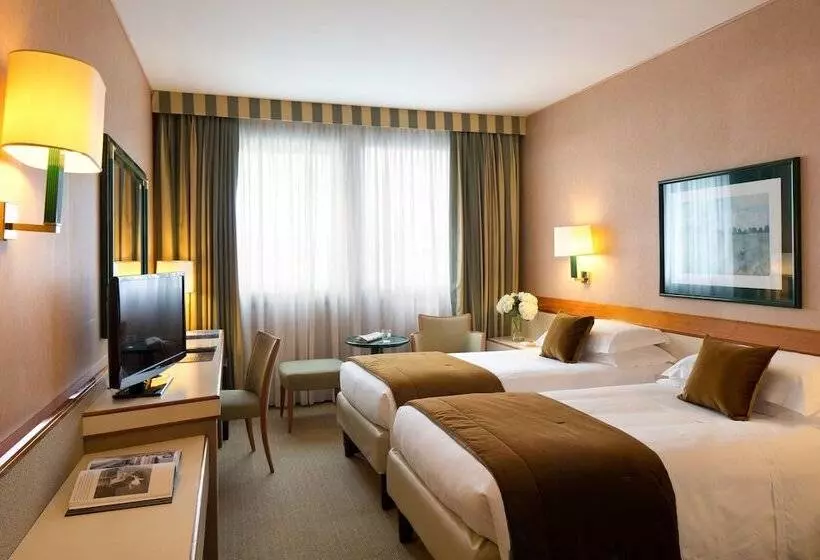 スタンダードトリプルルーム, Starhotels President