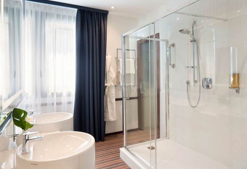 Pokój Rodzinny, Starhotels President