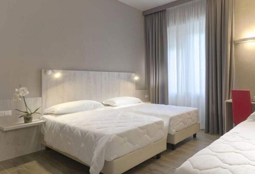 חדר קלאסי לשלושה, Terme Di Frasassi