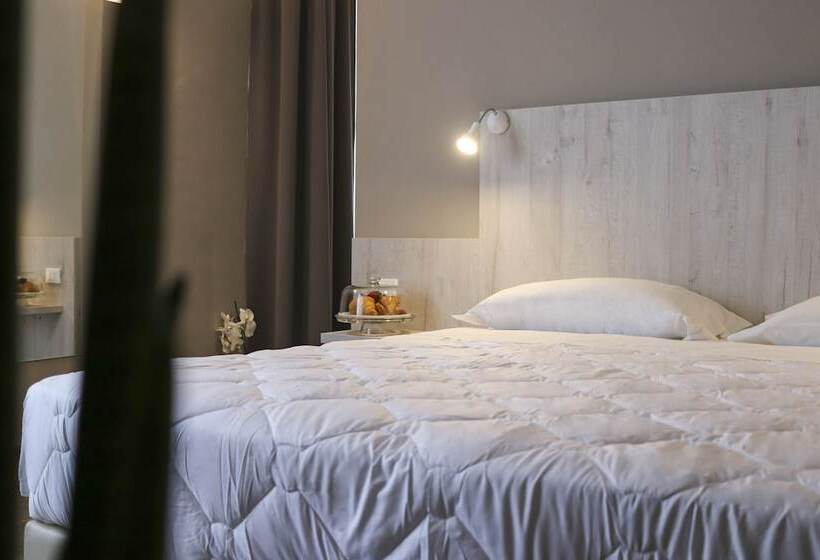 חדר קלאסי לשלושה, Terme Di Frasassi