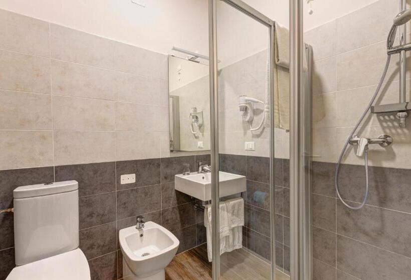 חדר סופריור עם טרסה, Terme Di Frasassi