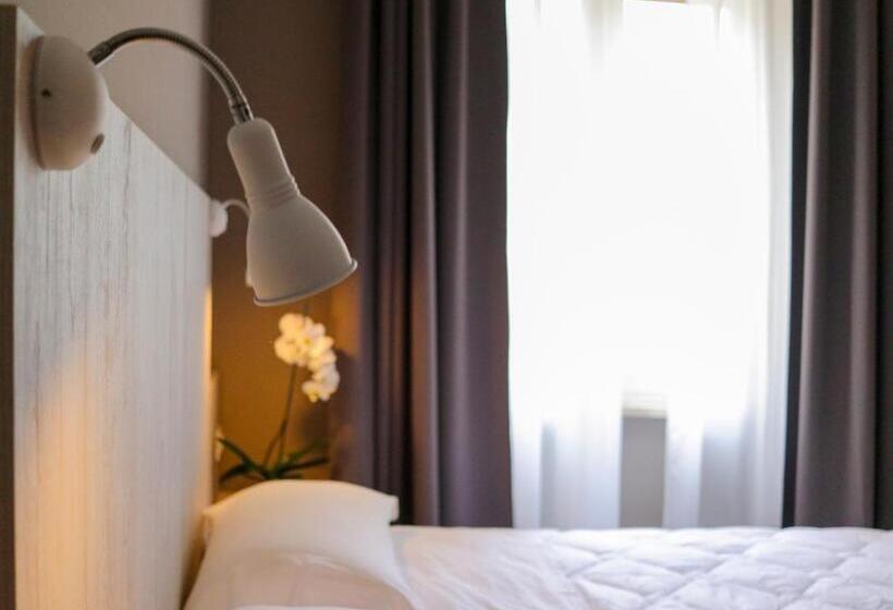 חדר סטנדרט, Terme Di Frasassi