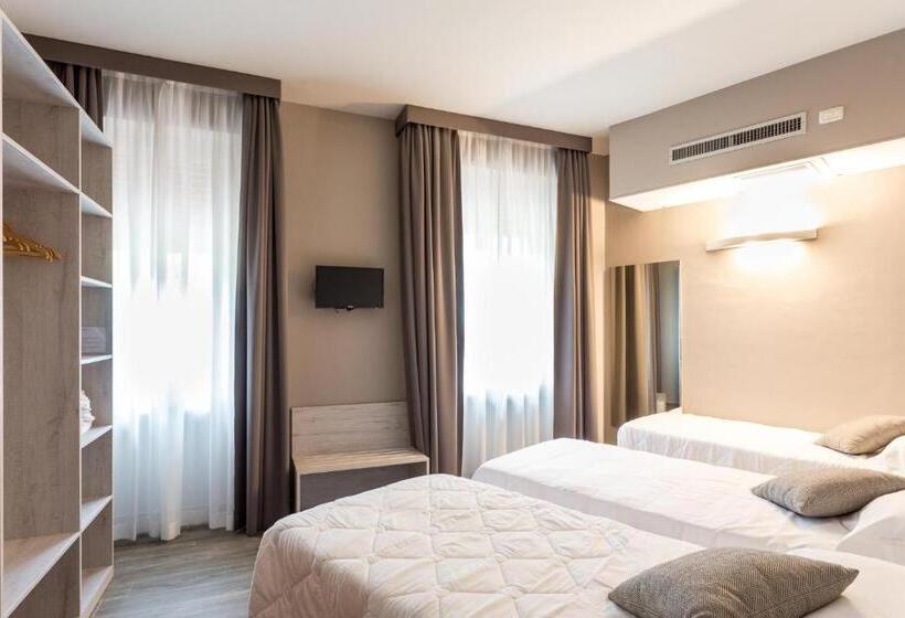 חדר קלאסי לשלושה, Terme Di Frasassi