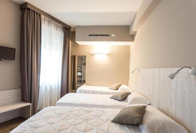 חדר קלאסי לשלושה, Terme Di Frasassi