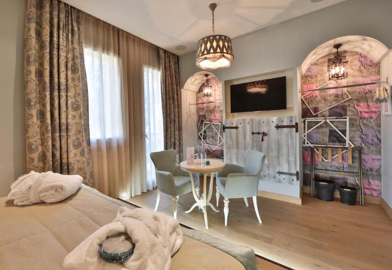 اتاق سوپریور, Ville Sull'arno