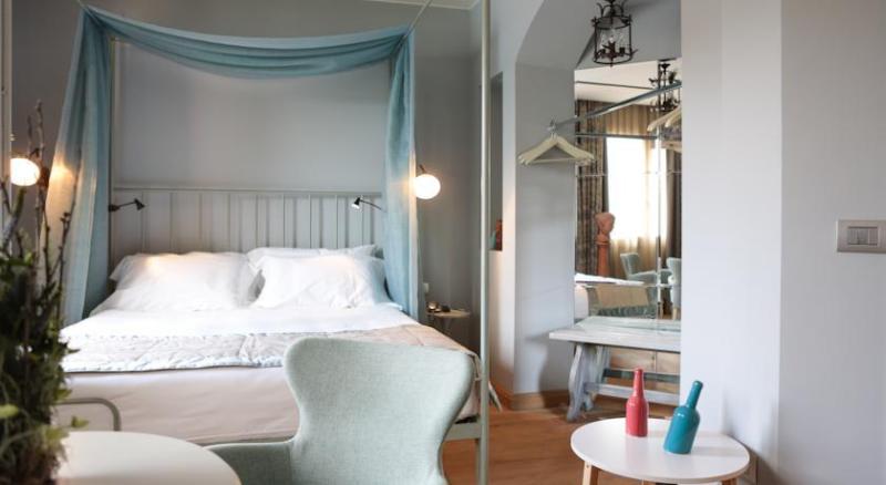 اتاق سوپریور سه تخته, Ville Sull'arno