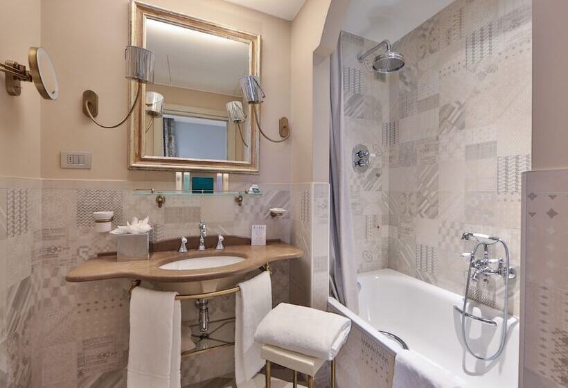 اتاق سوپریور, Ville Sull'arno