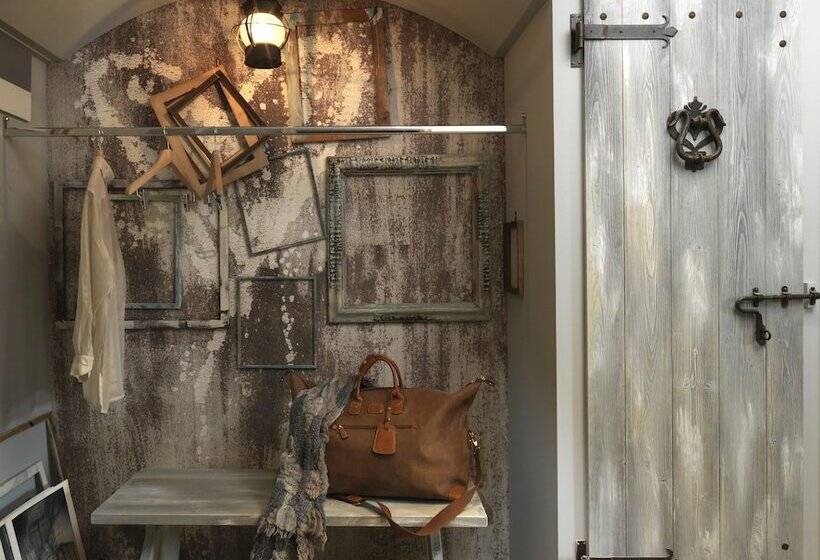 اتاق سوپریور, Ville Sull'arno