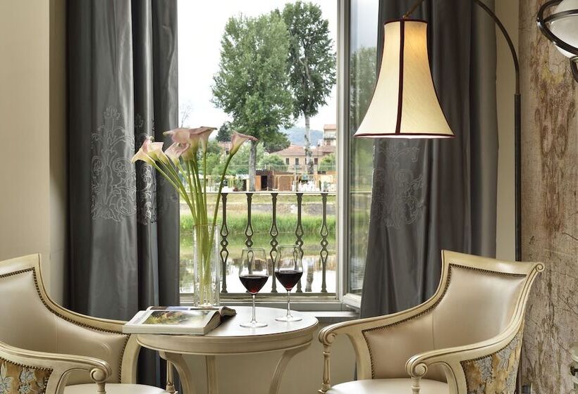 اتاق اجرایی, Ville Sull'arno